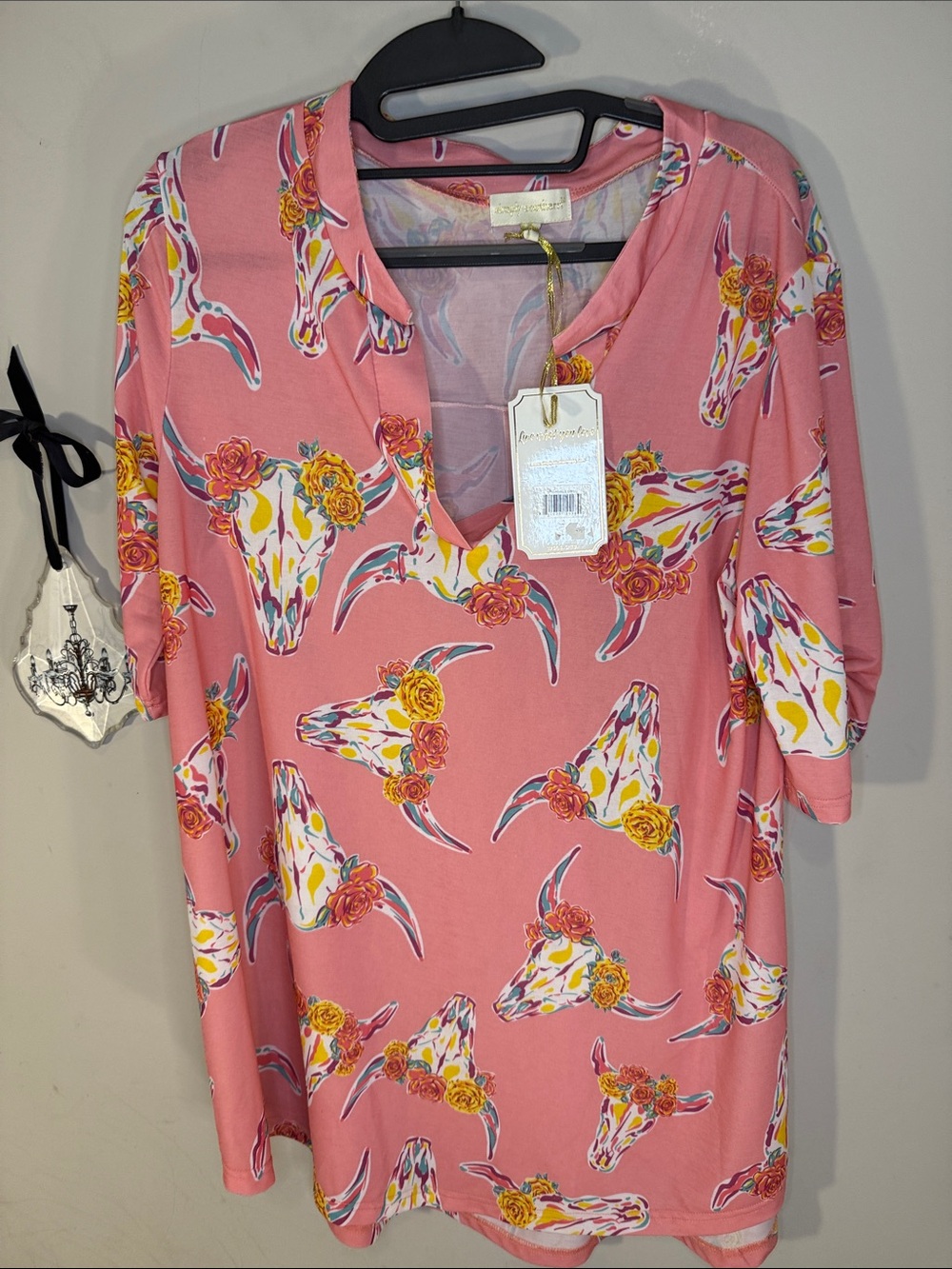 Simply Southern Pink Floral Steer Skull V-Neck Tunic sz S